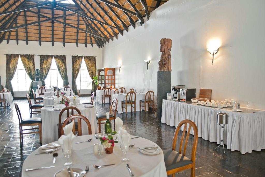 Отель Oshakati Country Экстерьер фото