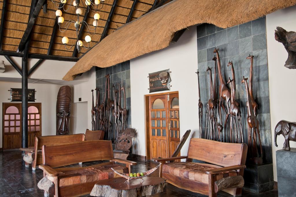 Отель Oshakati Country Экстерьер фото